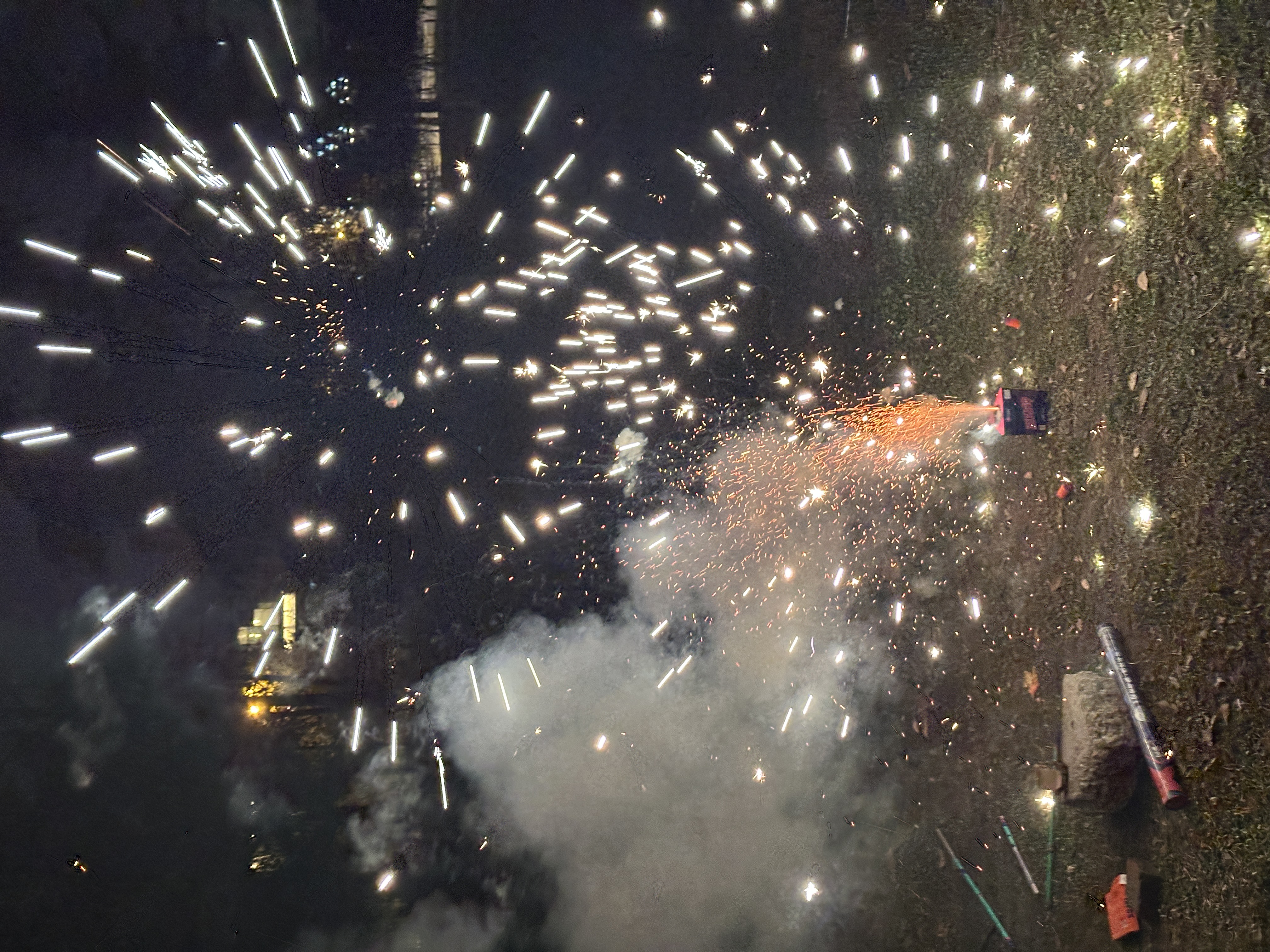 于是两天后和朋友去放烟花了，当然也是临时起意的