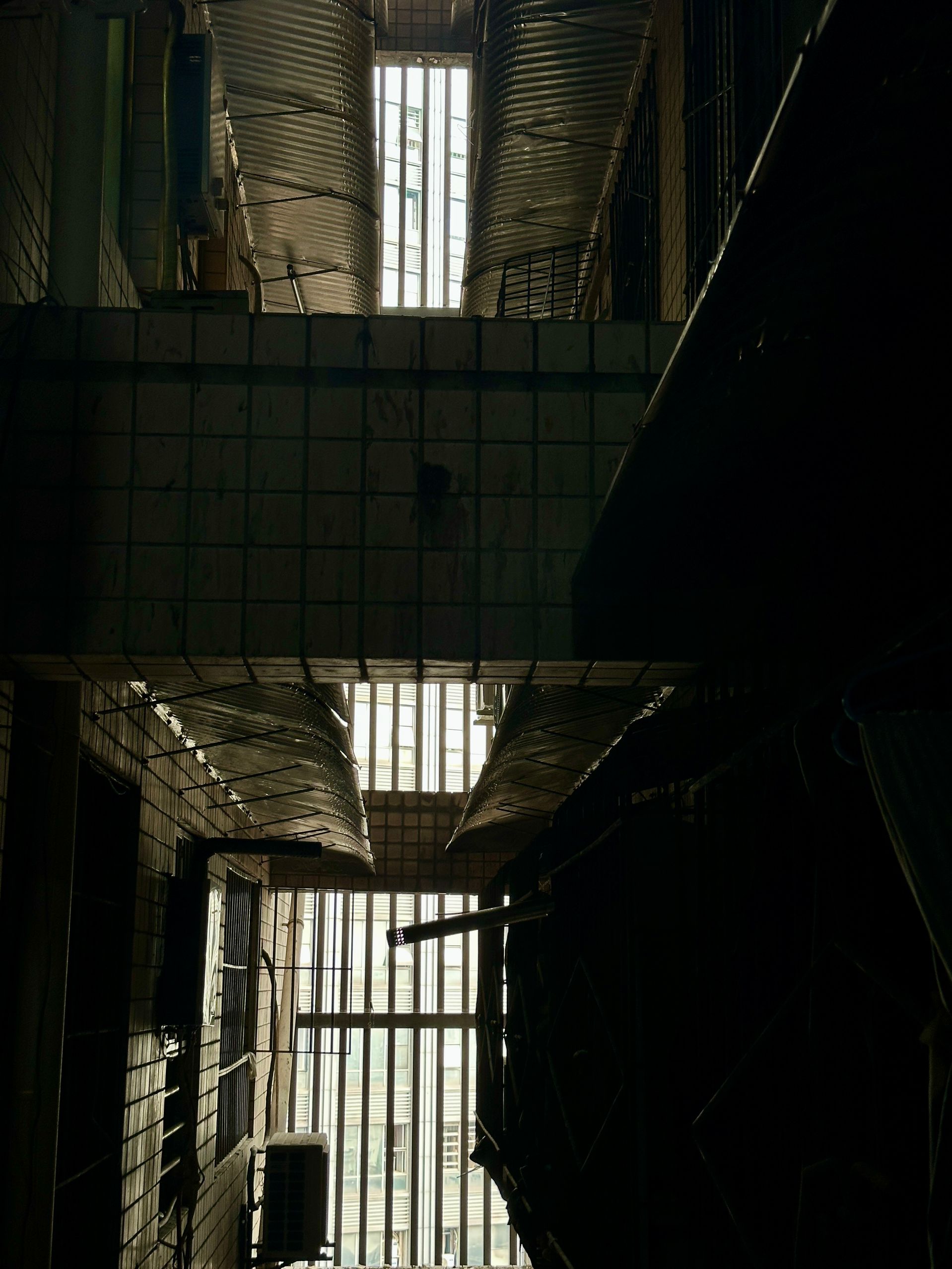 某不知名大厦外